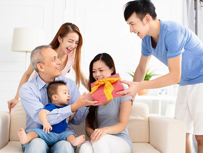 Tặng quà tết cho gia đình người yêu như thế nào?